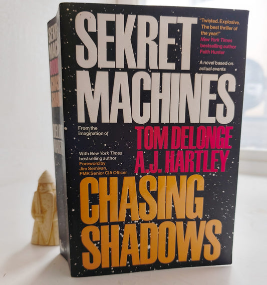 Sekret Machines, Book 1 : Chasing Shadows